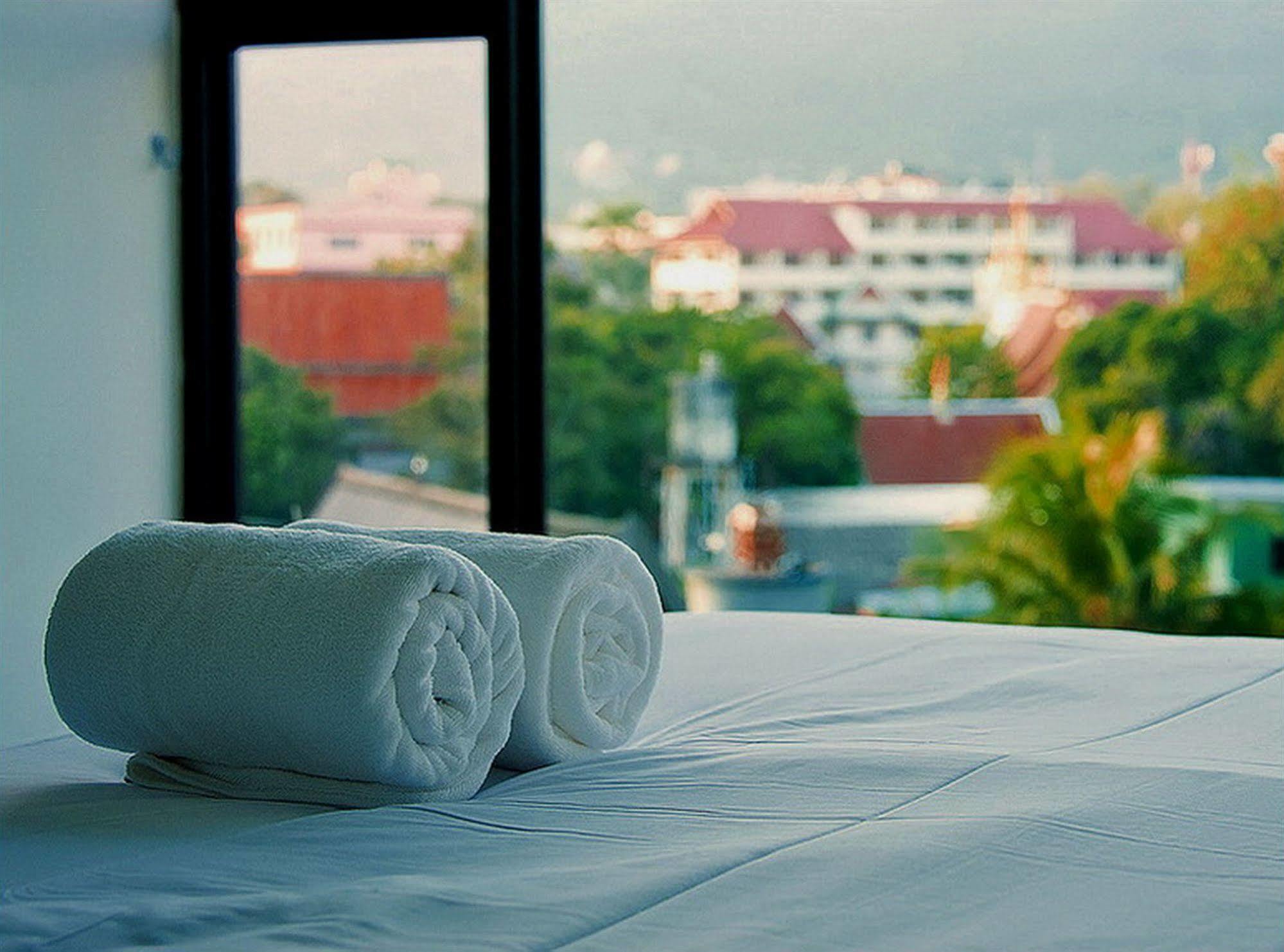 Bed Changkian - Adults Only Chiang Mai Exterior photo